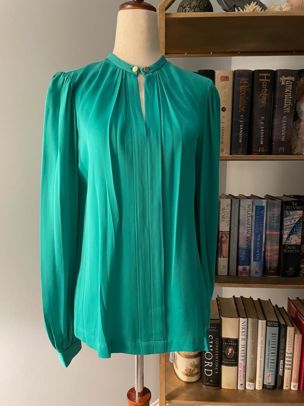 Diane Von Furstenberg Silk Emerald Pleated Blouse Long Sleeve Keyhole DVF Size 2